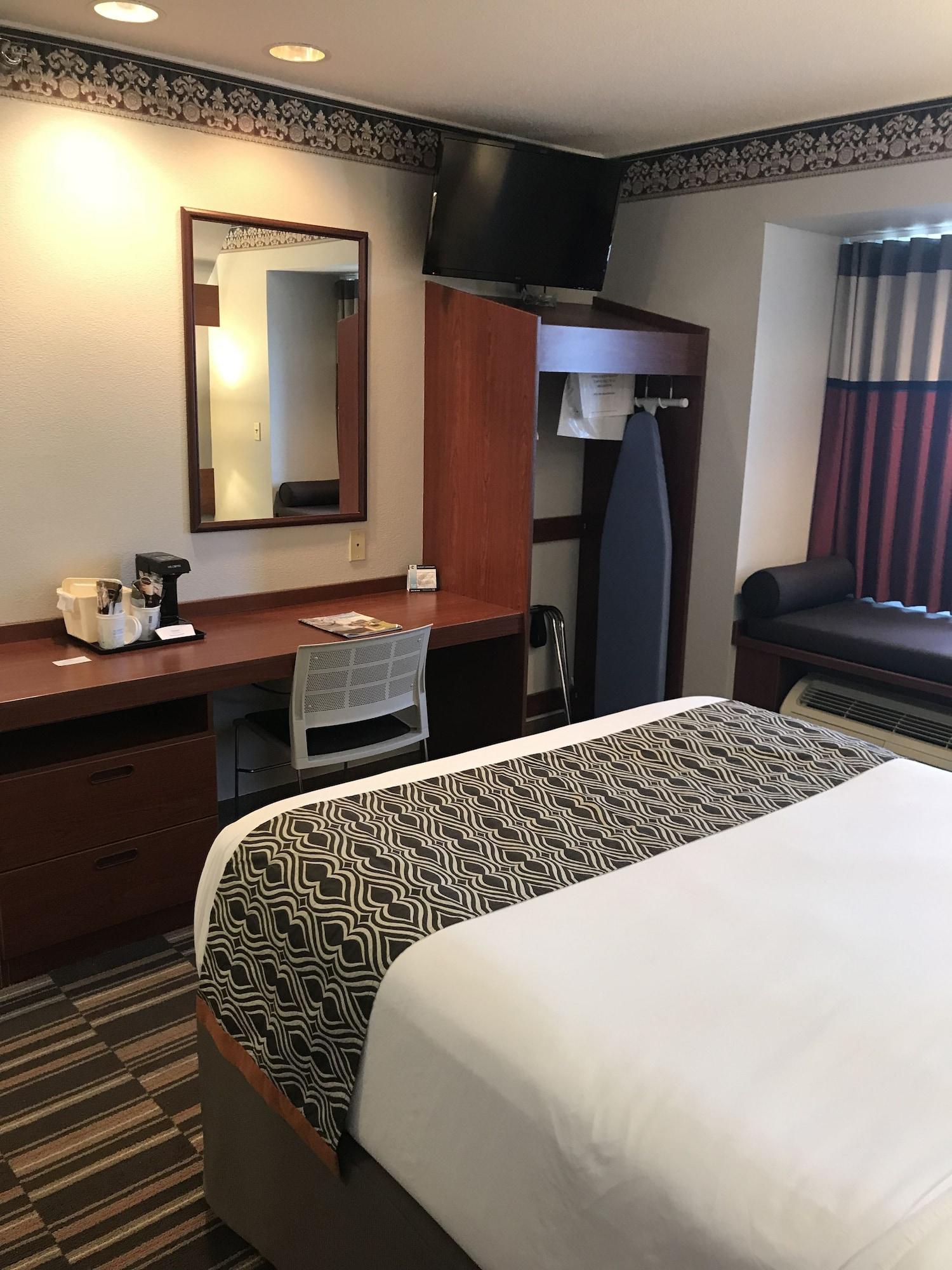 Microtel Inn & Suites Urbandale Eksteriør billede
