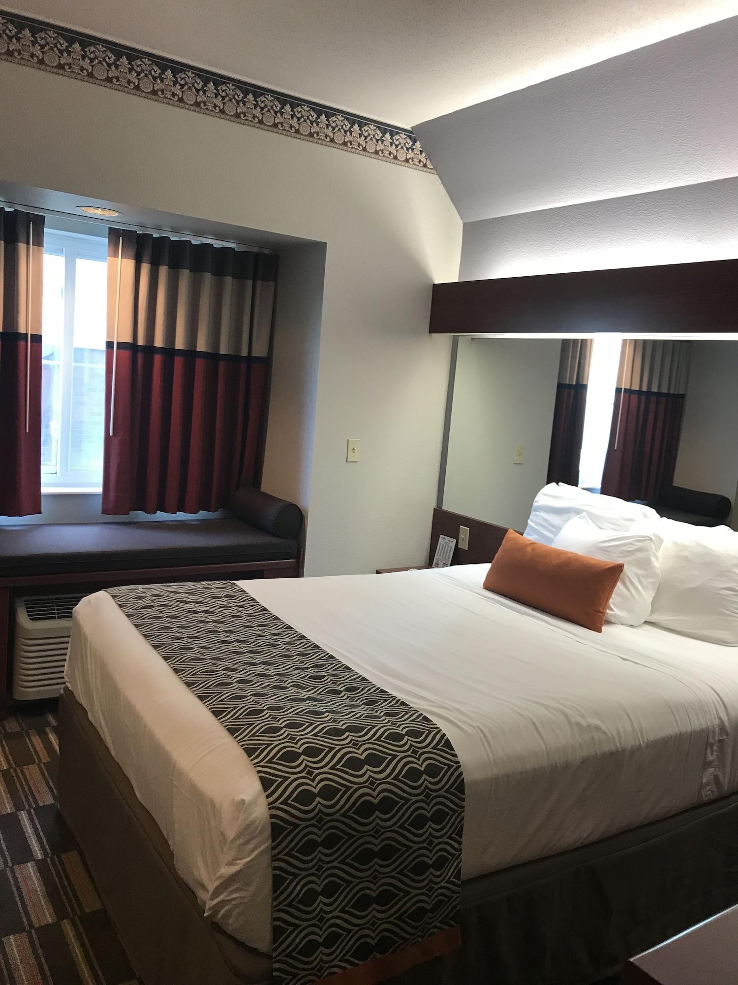 Microtel Inn & Suites Urbandale Eksteriør billede