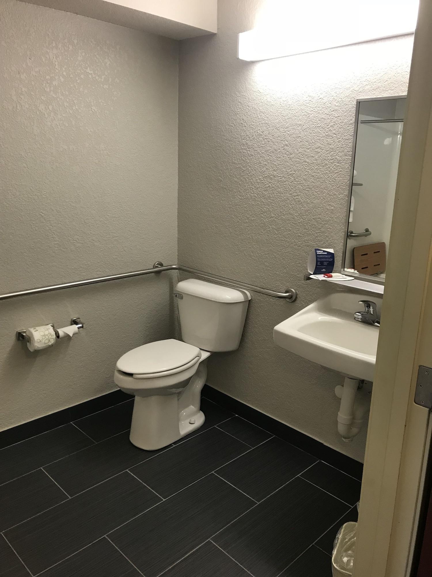 Microtel Inn & Suites Urbandale Eksteriør billede