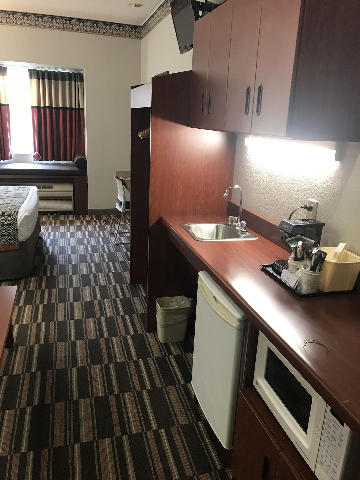 Microtel Inn & Suites Urbandale Eksteriør billede