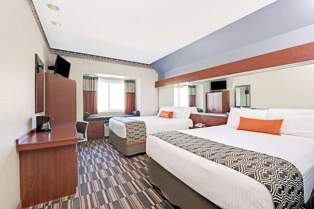 Microtel Inn & Suites Urbandale Værelse billede