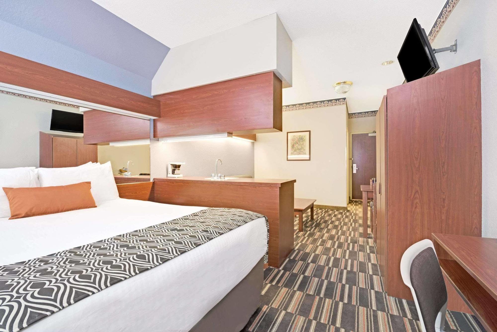 Microtel Inn & Suites Urbandale Eksteriør billede